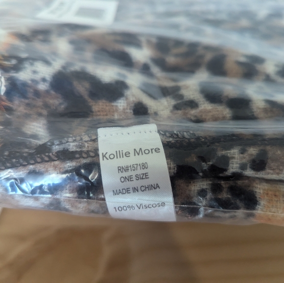 NWT Leopard Print Scarf - Picture 3 of 6